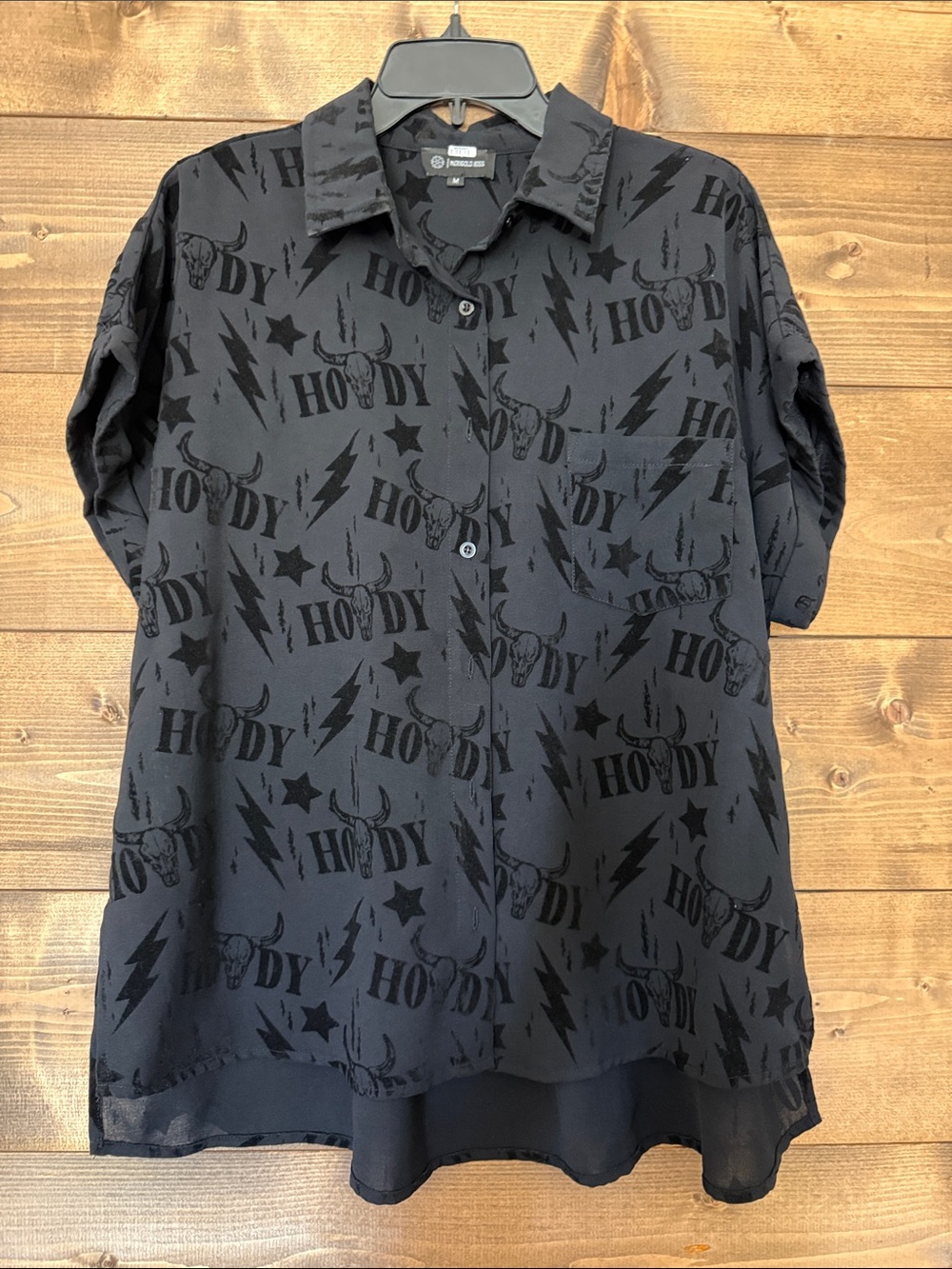 Black 'Howdy' Short-Sleeve Button-Down Shirt